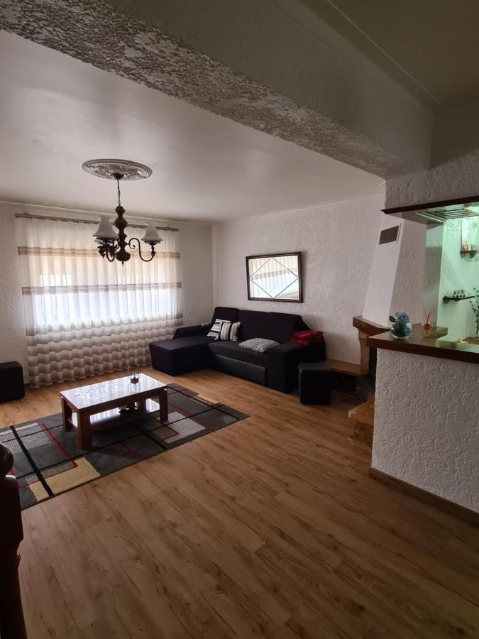 Gomes & Fortunato House Casais Brancos Εξωτερικό φωτογραφία